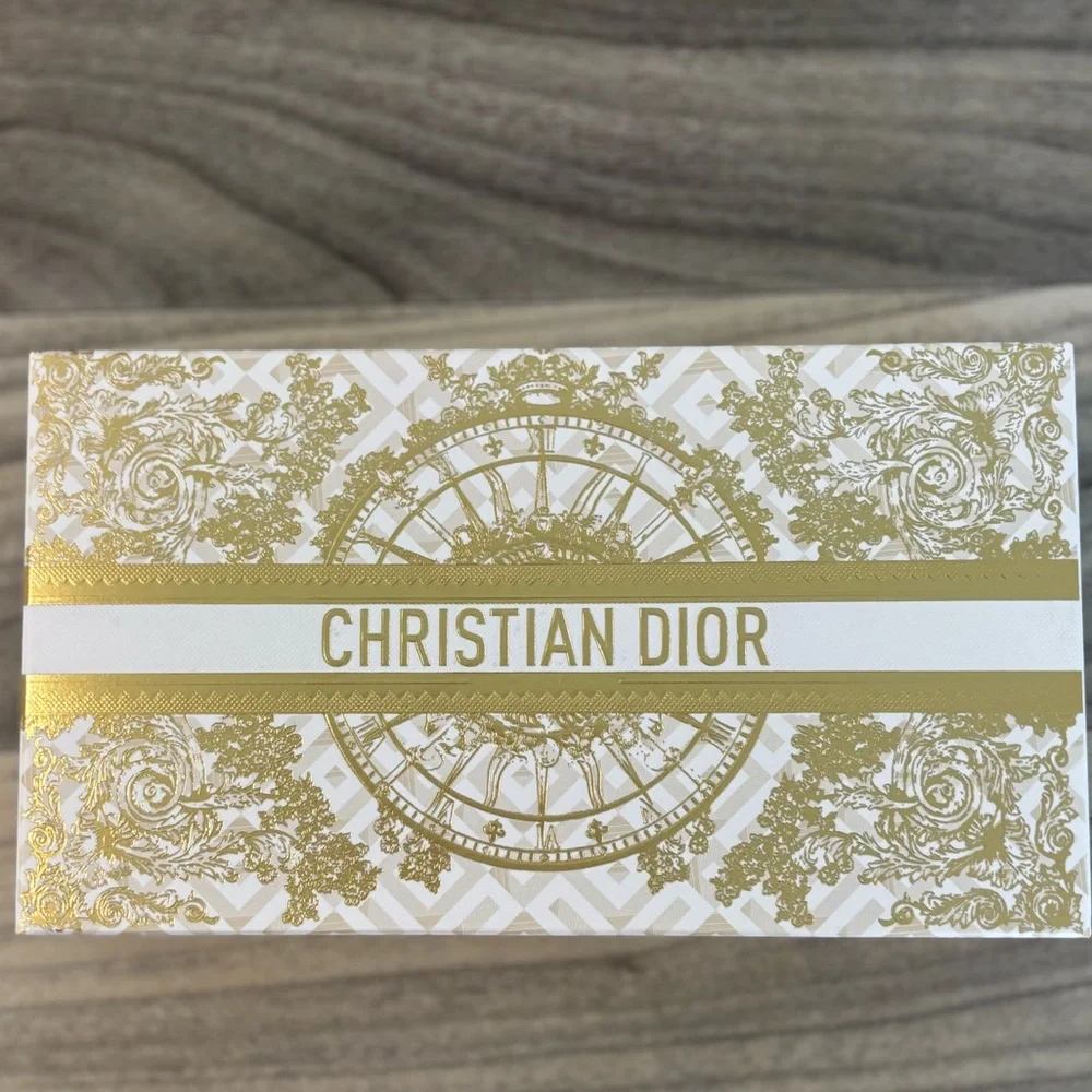 Dior Golden Sparkle Cosmetic Case with 2 Dior Pendants! NEW WITH BOX. - Picture 6 of 12